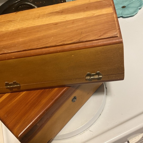 Lane Cedar Jewelry/Trinket/Dresser Top Box - Picture 3 of 5